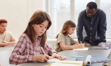 Luyện thi IELTS cho học sinh cấp 2, cấp 3 nên hay không?