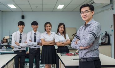 Nên học nghiệp vụ sư phạm hay TESOL? Loại nào phổ biến hơn?
