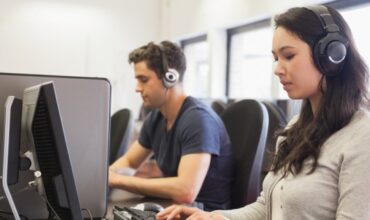 Các tips hướng dẫn luyện thi IELTS Listening đúng cách tại nhà