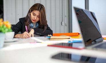 Formal hay Informal Language trong IELTS Writing mà bạn cần biết