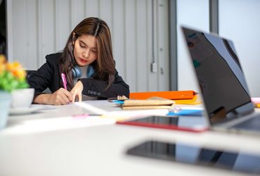 Formal hay Informal Language trong IELTS Writing mà bạn cần biết